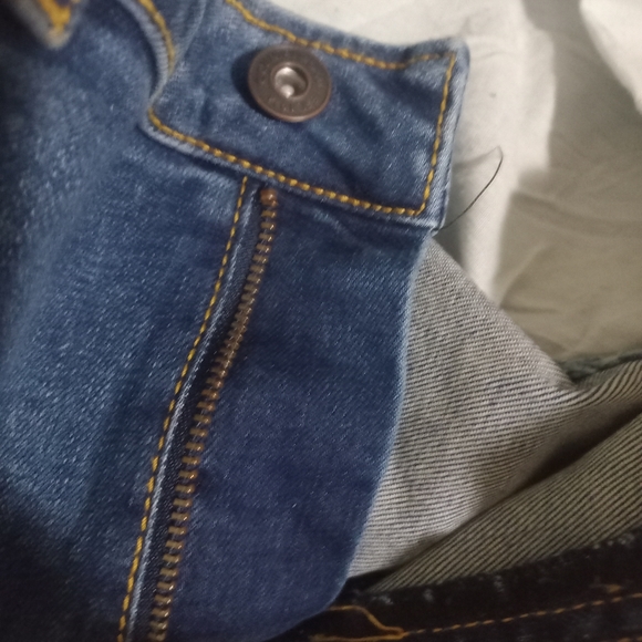 Size 6 country road denim skirt fits a size 8 - Picture 5 of 8